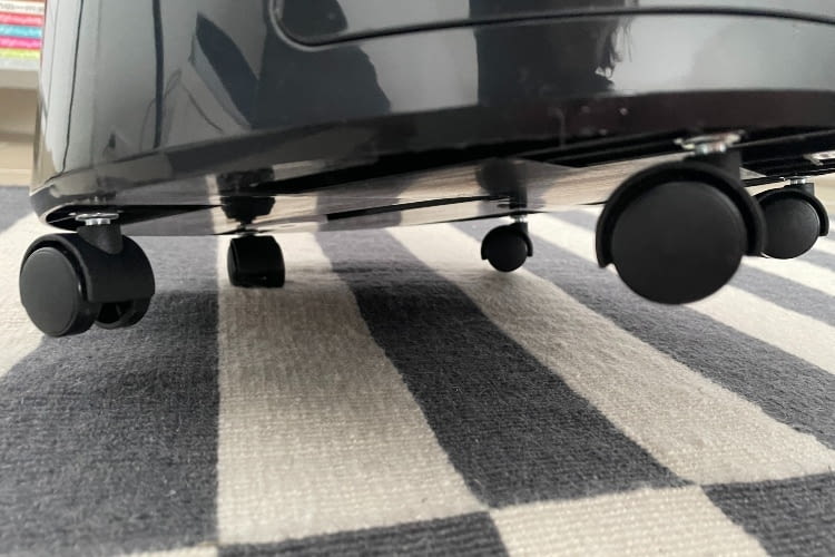 Die Rollen ermöglichen einen einfachen Transport und bessere Mobilität