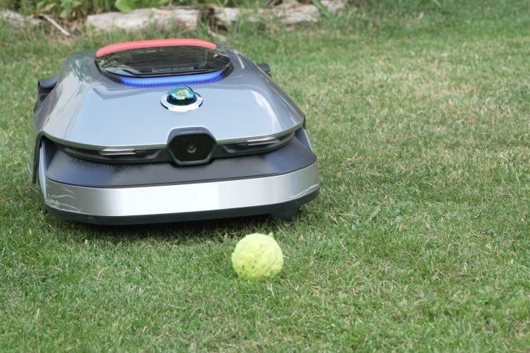 Im Tennisball Härtetest zeigte der A2 gute Ergebnisse, erkannte den Ball aber nicht immer