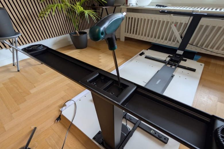 Montage der F&uuml;&szlig;e des Core3.