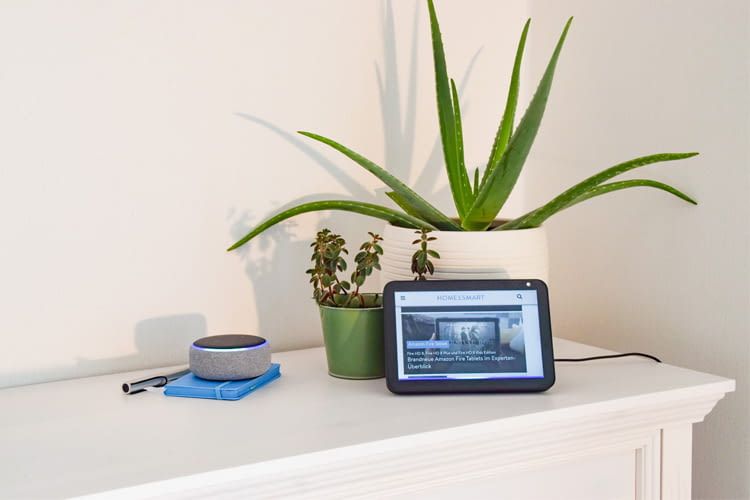 È anche possibile guardare siti web o video di YouTube sui display di Alexa su richiesta.