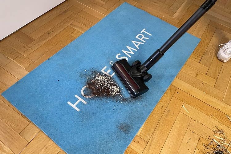 Als Akkusauger funktionierte der eufy E20 sehr gut