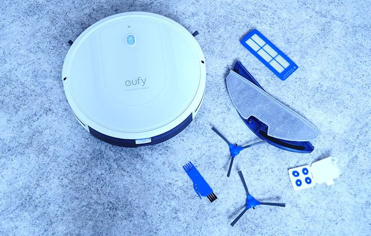 Das mitgelieferte Zubehör vom eufy RoboVac G10 ist sehr umfangreich