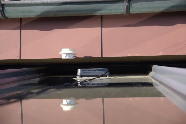 Dank des schlanken Profils kommt der MOVA N1 auch in versteckte und weit entfernte Ecken.