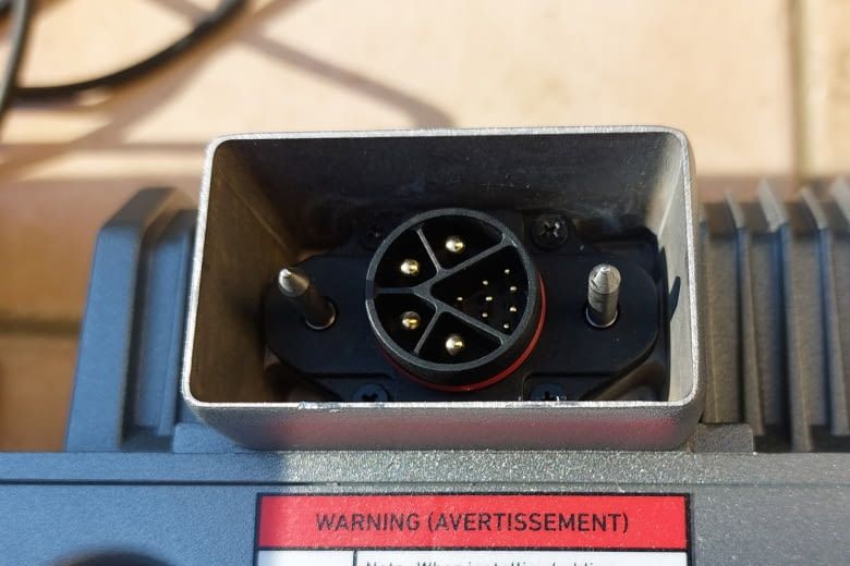 An dieser Stelle muss das obere Anker-Modul beim Aufsetzen einrasten