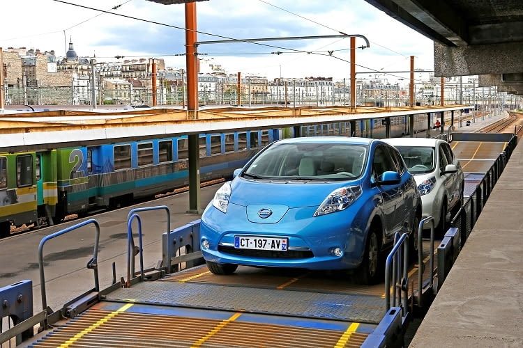 Im Internet finden sich gebrauchte Nissan Leaf 2010 Modelle, die bereits für unter 12.000 Euro zu haben sind