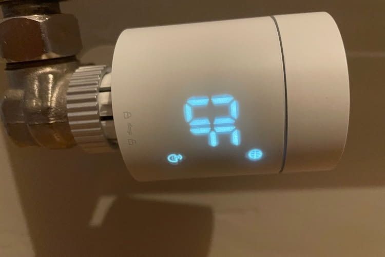 Das Display ist gut zu lesen, bei extremer Sonneneinstrahlung kann es aber zu Problemen kommen