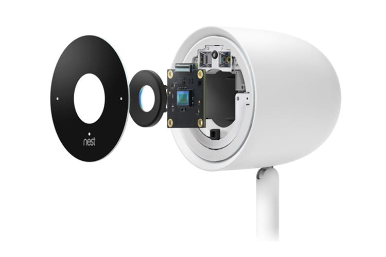 Die Nest Cam IQ Indoor Überwachungskamera zoomt mit 4K-Sensorik