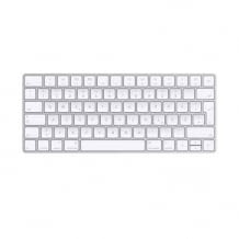 Stylische Tastatur mit integrierter wiederaufladbaren Batterie und erweiterten Tastenfunktionen. Für präzises Tippen auf flachem Profil. Kompatibel mit Mac OS und iOS.