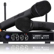 Karaoke-Anlage mit zwei kabellosen Mikrofonen. Für vielfältige Einsatzmöglichkeiten.