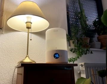 Wir haben Luftbefeuchter getestet und verraten, welche sich für das Schlafzimmer eignen