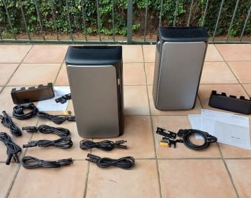 Ultra (links) bringt deutlich mehr Zubehör mit als AC Pro