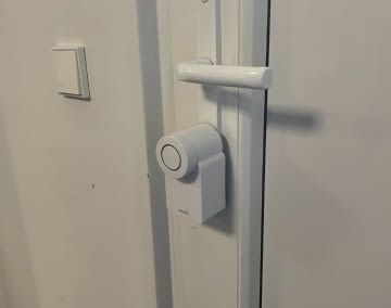 Das nuki Go ähnelt seinen Vorgängern sehr, ist dafür aber günstiger. Kann es im Test trotzdem überzeugen?
