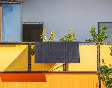 Balkonkraftwerke gibt es inzwischen für fast jeden Outdoor-Standort