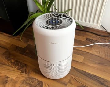 Levoit Core 300S ließ sich im Test einfach bedienen und sah formschön aus