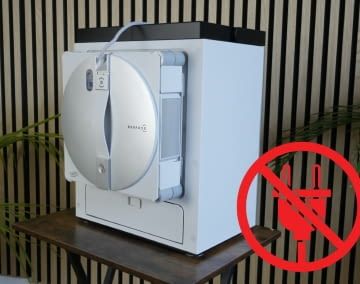 100 % Flexibilität: Fensterputzroboter mit mobiler Station brauchen keine Steckdose in der Nähe.