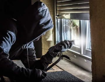 Einbrecher nutzen jede Gelegenheit ins Haus und an Wertsachen zu kommen