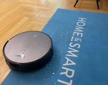 Der ECOVACS DEEBOT X11 OmniCyclone kommt ohne Staubbeutel in der Station aus und überzeugt im Test vor allem in einem Bereich