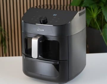 Dieser Airfryer bringt einen integrierten Zusatz-Backofen mit