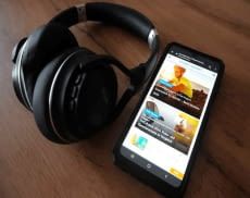 Dank Bluetooth-Kopfhörern mit langer Laufzeit müssen sich Anwender keine Gedanken mehr um den Akkustand machen.