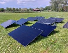 Hier sind einige unserer home&smart Balkonkraftwerk Test-Anlagen zu sehen