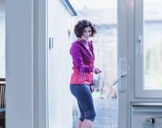 Mit einem smarten Türantrieb lässt sich die Terrassentür zur zweiten Haustür umwandeln