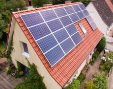 Bei DZ-4 kann jeder eine passgenaue Solaranlage für sein Eigenheim mieten