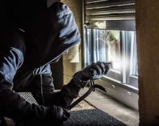 Einbrecher nutzen jede Gelegenheit ins Haus und an Wertsachen zu kommen