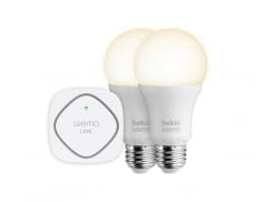 Mit Belkin Wemo Plugs lassen sich zum Beispiel smarte Lampen per Sprachbefehl steuern