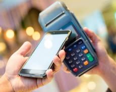Kontaktloses Bezahlen funktioniert mit der Karte oder alternativ dem Handy!