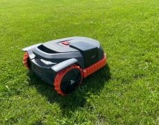 Beim Rasen mähen macht dem Segway Navimow X250 fast niemand etwas vor. Doch im Test offenbart er auch Schwächen
