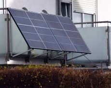 Für Mini-Solaranlagen gilt eine klare Leistungs-Obergrenze
