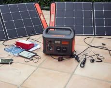 Wir haben im Test verschiedene Geräte mit Solarstrom versorgt