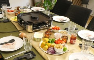 Bei einem Raclette Abend kommt jeder auf seine Kosten