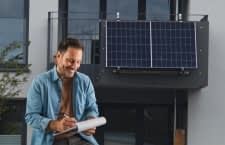 Die Balkonkraftwerk Anmeldung ist bei Privatpersonen seit Jahren sehr umstritten