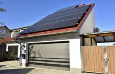 Wir erklären welche Bedeutung die Dachneigung für Photovoltaikanlagen hat.