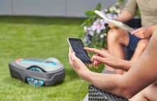 Der GARDENA smart SILENO city Set lässt sich per Smartphone bedienen