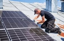 Auf diese Kosten sollte man bei der Installation einer 10 kWp PV-Anlage unbedingt achten.