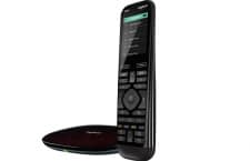 Abbildung einer Logitech Harmony inklusive Hub