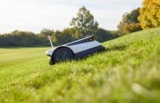 Ecovacs GOAT G1 meistert im Garten Steigungen von bis zu 45 Prozent