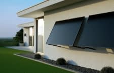 Full Black Balkonkraftwerke sind deutlich weniger auffällig als normale