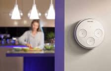 Der Philips Hue Tap Schalter arbeitet kinetisch und benötigt daher weder Kabel noch Batterien