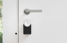 Nuki Smart Lock 2.0: Das elektronische Türschloss erkennt mittels Magnet auch, ob die Tür offen steht