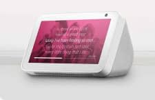 Mit einem Amazon Echo Show kann man sich viele Song-Texte in einer Art Karaoke-Modus anzeigen lassen