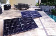 Die priFlat Duo Solarpanels auf unserer Büro Terrasse