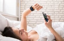 Per Smartwatch lassen sich z.B. Schlafphasen, Stresslevel oder die Herzfrequenz messen