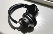 Mit kabellosen Kopfhörern via Bluetooth-Verbindung Musik hören