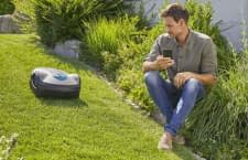 Smarte GARDENA SILENO Mähroboter lassen sich bequem per App steuern und verwalten