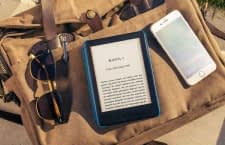 Ein Amazon Kindle eBook-Reader ist die Bibliothek für die Handtasche