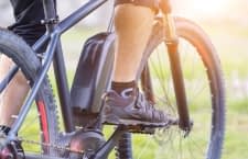 Wem sein E-Bike zu langsam ist, der hat verschiedene Möglichkeiten es zu beschleunige