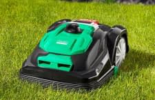 Das Rasenmähen dem Roboter überlassen? ALDI bietet hierfür günstige Gelegenheit